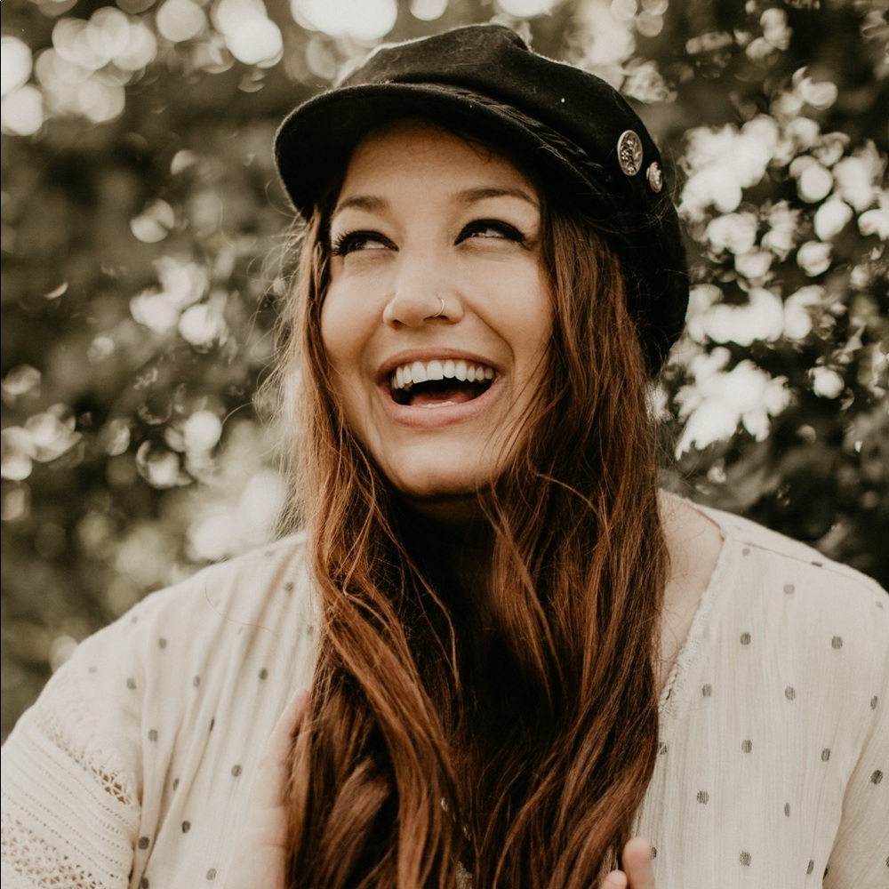 Meet your Posher, Alyssa